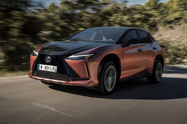 Lexus RZ 450e