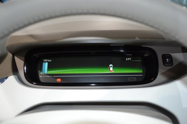 Vue sur le tableau de bord minimaliste de la ZOE