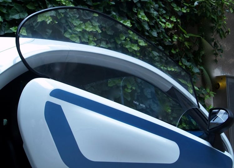 Ces fenêtres rigides vont devenir l'accessoire de référence pour la Twizy