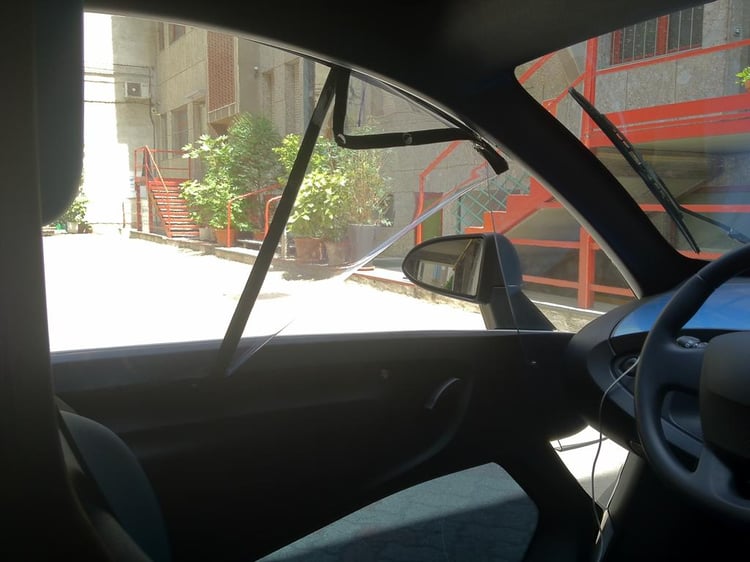 Les vitres souples à l'intérieur du Renault Twizy