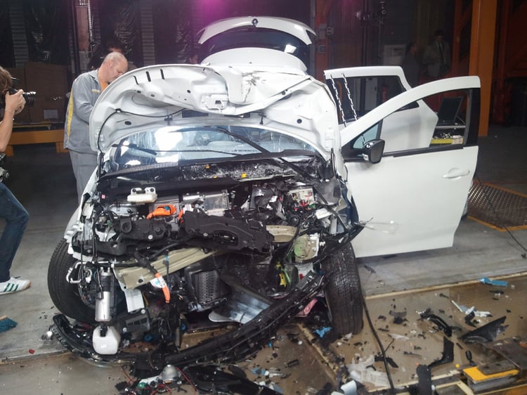 L'impressionante Renault ZOE après un crash-test frontal à 64 km/h