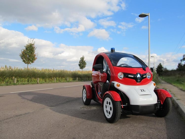 Les pompiers de Paris débarquent avec leur Renault Twizy