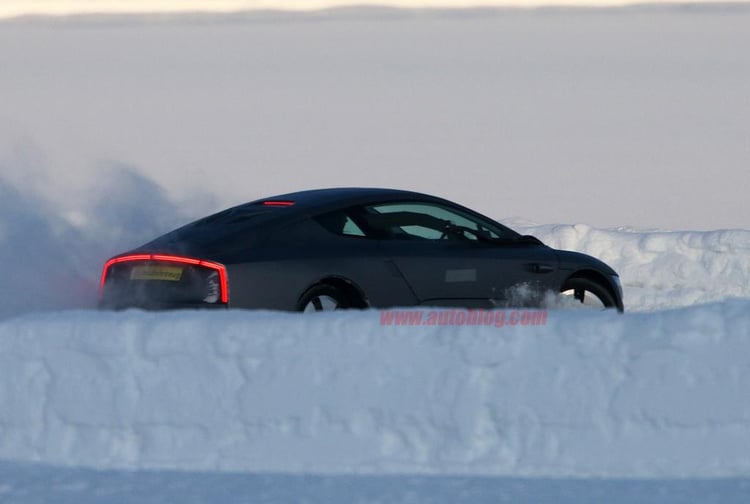 Vue de trois-quarts (arrière droit) de l'XL1