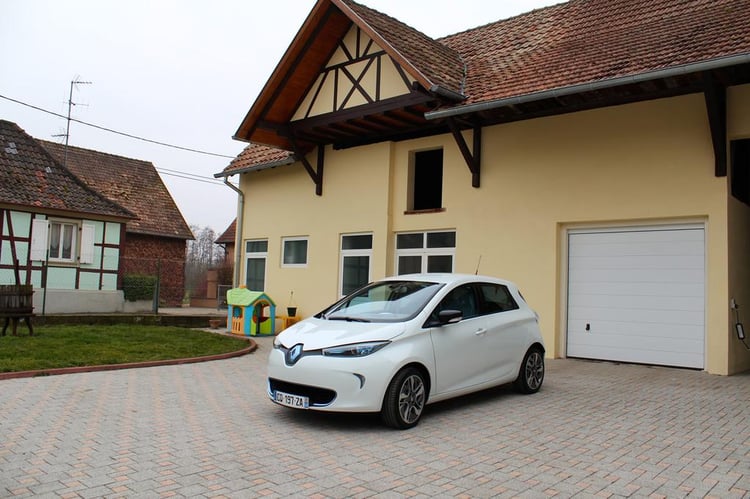 La Renault ZOE prend fièrement la pose !