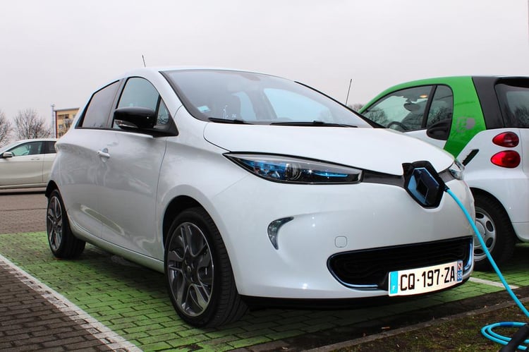 La ZOE en charge sur une borne en Allemagne