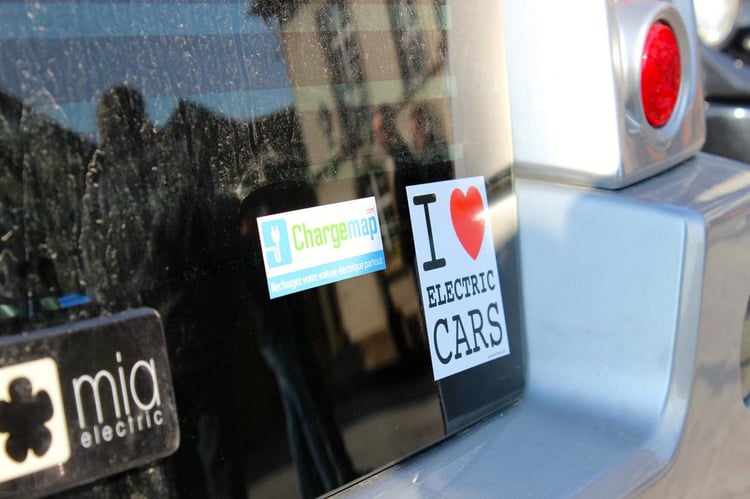 Les autocollants commercialisés par Automobile Propre