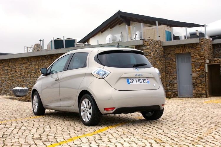 La Renault ZOE vous permettra de faire entre 100 et 150 km selon le trajet