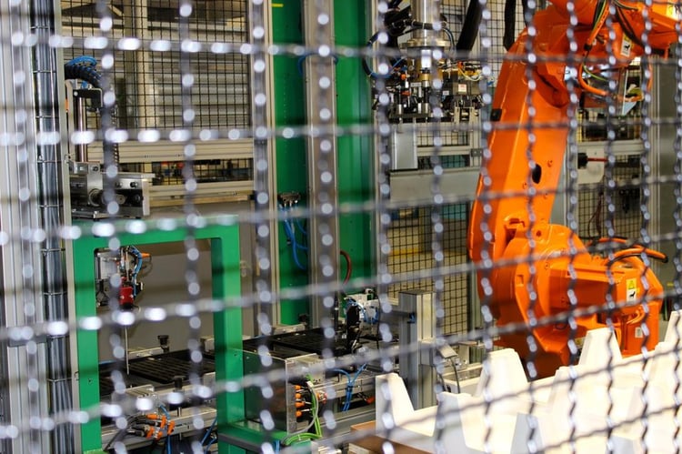 L'assemblage des modules de la batterie de ZOE est automatisé