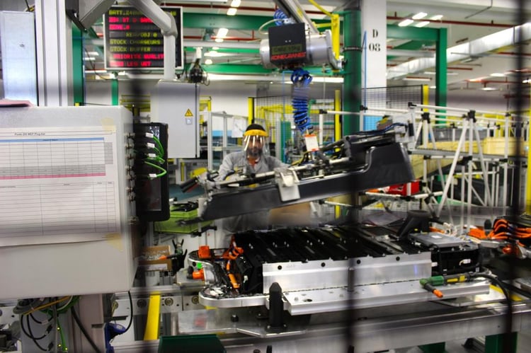 Les shunts sont posés sur cette batterie : on referme