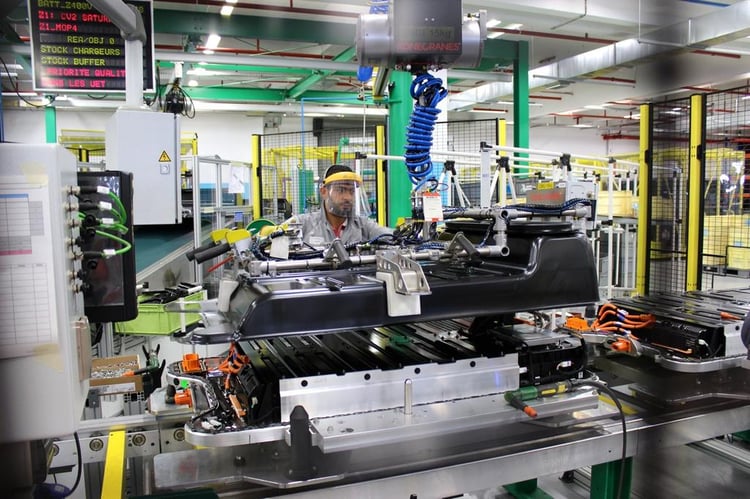 Le joint est posé : on peut refermer la batterie, elle sera alors étanche