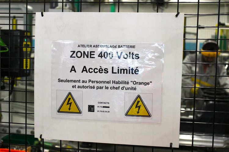 Bienvenue dans la zone 400v de l'usine Renault de Flins !