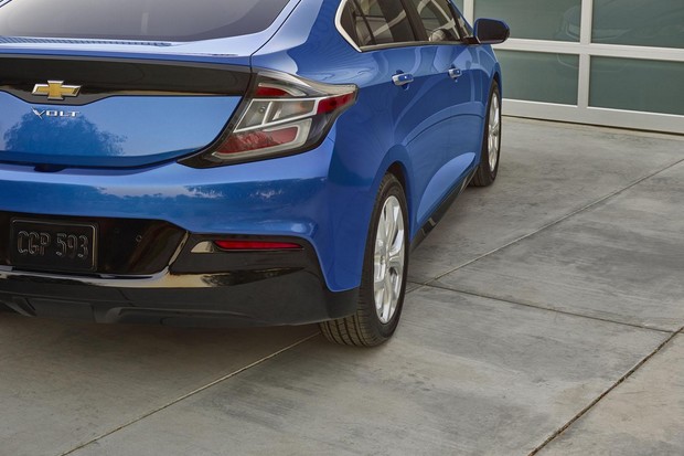 Vue arrière de la Chevrolet Volt 2016