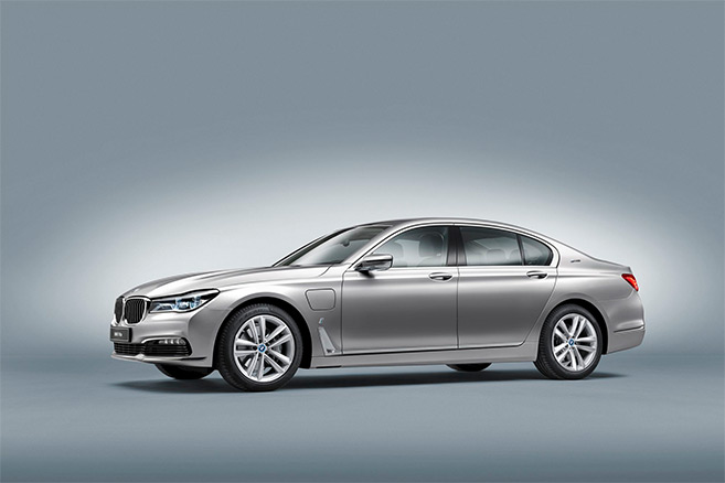 BMW 740e iPerformance - Une nouvelle hybride rechargeable à Genève