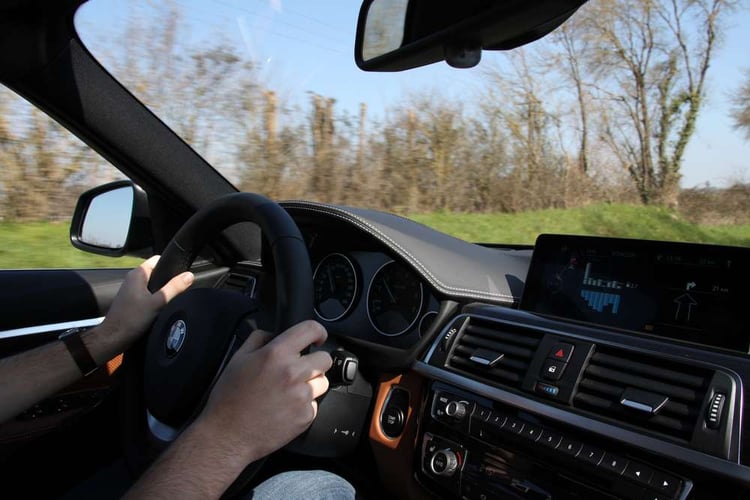 A bord de la BMW 330e