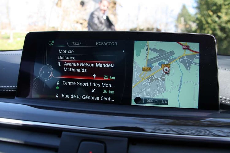 Grâce au GPS, vous pouvez localiser les points de charge à proximité. 