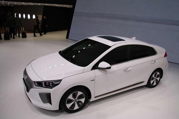 La Hyundai Ioniq électrique est équipée d'un toit ouvrant