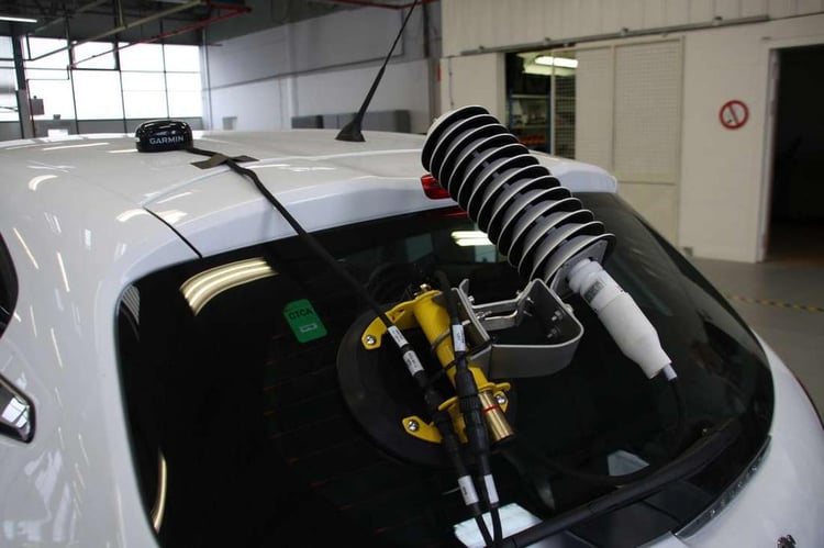 La station météo permet de tenir compte de la température et de l'humidité lors de l'essai