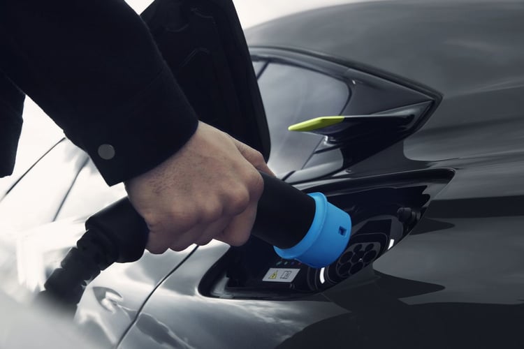 Recharge du concept Peugeot 508 PSE