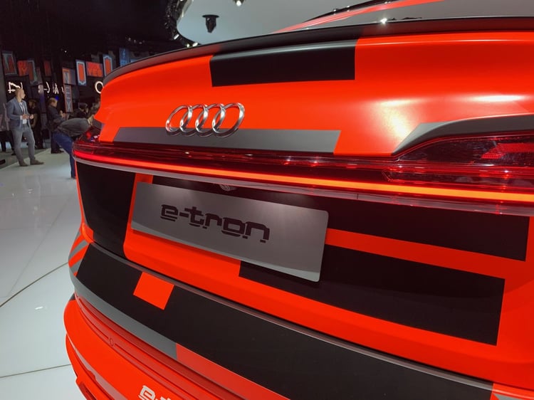 L'Audi e-tron Sportback au Salon de Genève 2019 - zoom arrière