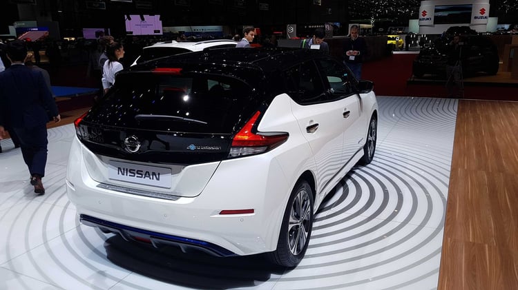 Vue 3/4 arrière de la Nissan Leaf e+ au Salon de Genève 2019