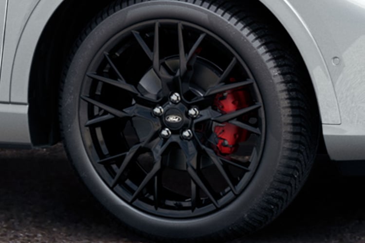 Jante alliage noire 18 pouces du Ford Kuga hybride rechargeable première génération