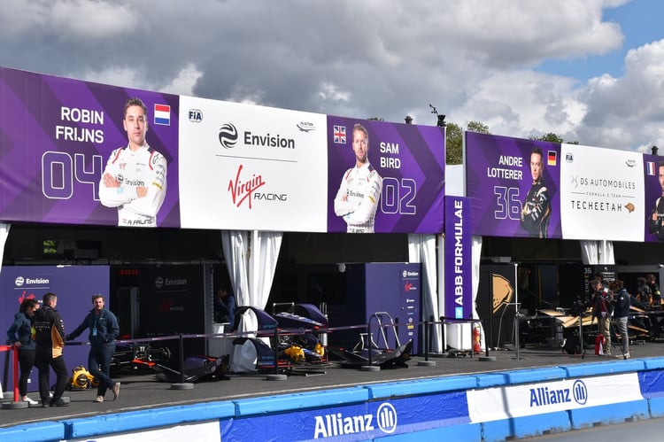 Vue du paddock via l'e-Village