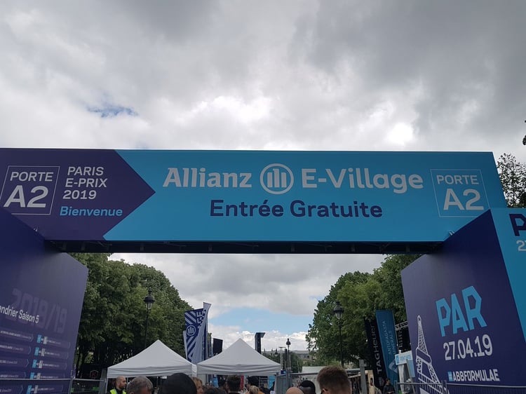 L'entrée de l'e-Village