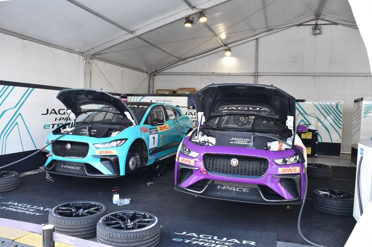 Les I-Pace eTrophy au repos