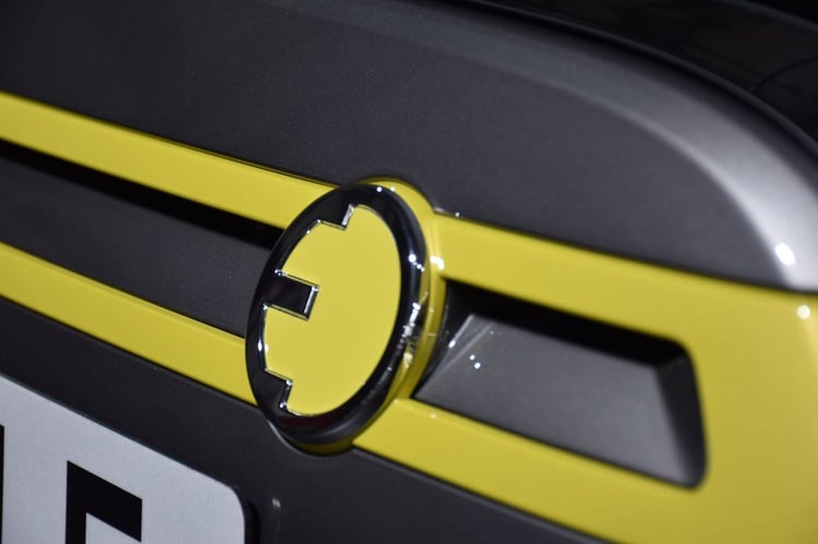 Le logo E forme une prise