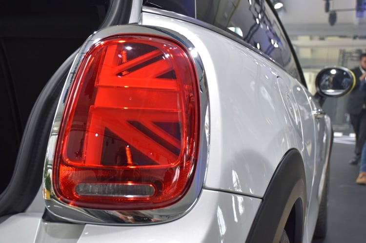 Zoom sur l'aile arrière de la Cooper SE