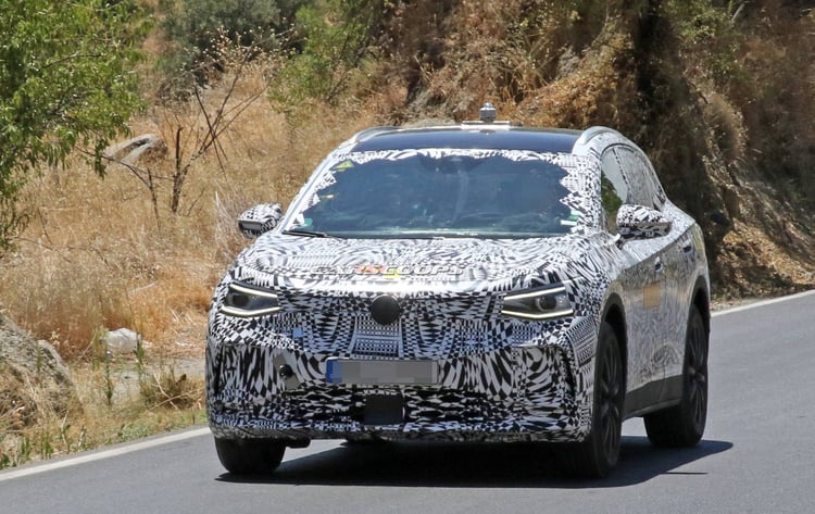 Un prototype Volkswagen ID.4 sous camouflage