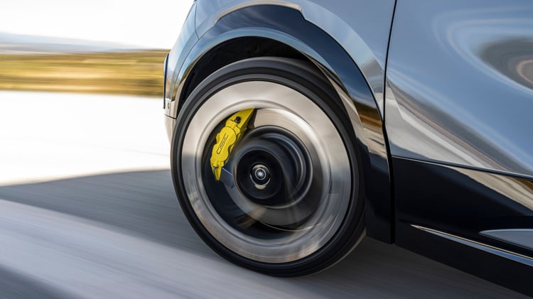 Roue de l’Opel Mokka GSE avec jante alliage 20 pouces et pneu Michelin Pilot Sport EV