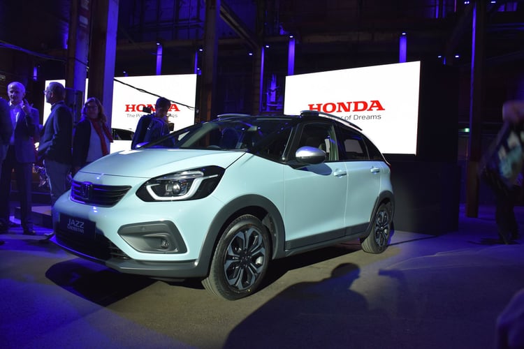 Une nouveauté, la finition Crosstar, typée SUV mais toujours 2 roues motrices