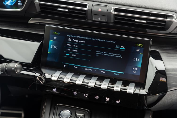 Avec la fonction "eSave", il est possible de "forcer" le système à conserver une quantité d'énergie prédéfinie pour un usage ultérieur