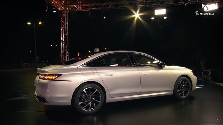 DS 9 E-Tense arrière