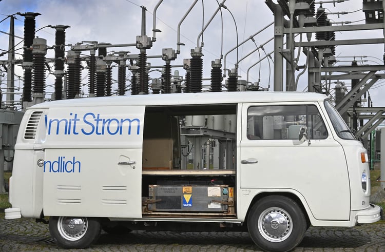 18.02.20 , Foto: Henning Scheffen

Elektro T2 VWN
 
HENNING SCHEFFEN PHOTOGRAPHY
MOBIL: 01773193050 .   WWW.SCHEFFEN.DE
info@SCHEFFEN.DE
Friedrich-Engels-Str. 31
30880 Laatzen 
Region Hannover / Niedersachsen / GERMANY