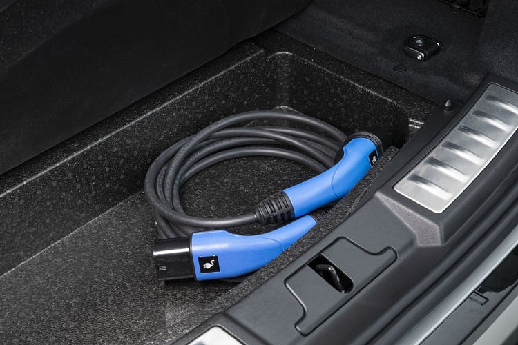Range Rover Evoque hybride rechargeable P300e 2020 câble