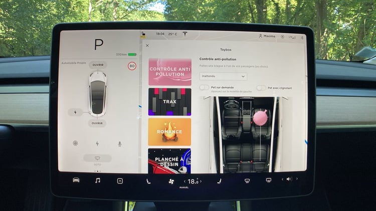 Très utile au quotidien, la fonction coussin péteur fait partie des dotations de série de la Model 3 SR+