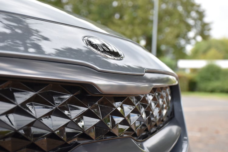 Calandre Kia XCeed hybride rechargeable