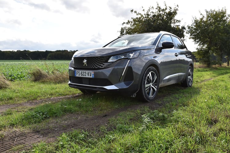 Avant du Peugeot 3008 Hybrid4 GT Pack