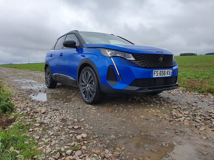 Avant du Peugeot 3008 Hybrid 225 GT Pack