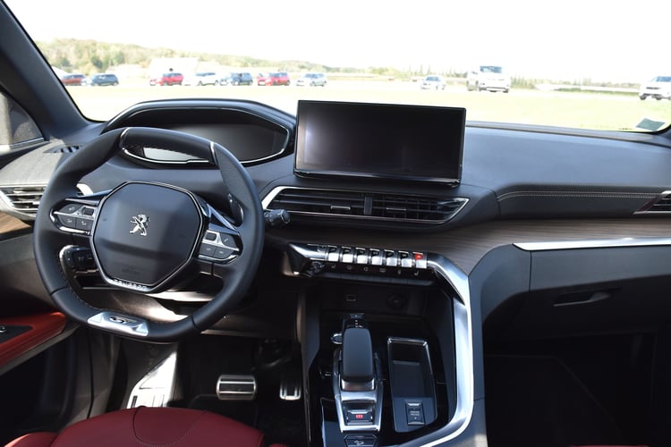 Planche de bord identique sur le restylage