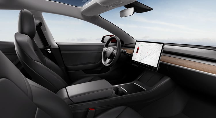 L'intérieur de base de la Tesla Model 3 2020
