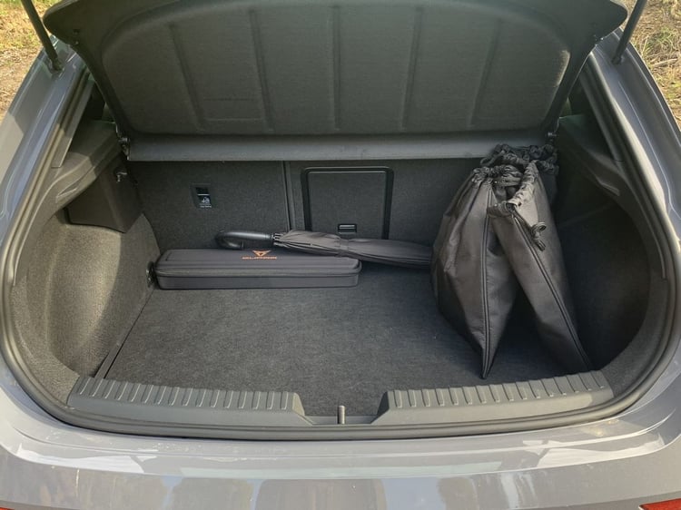 Avec les deux câbles, il ne reste plus beaucop d'espace