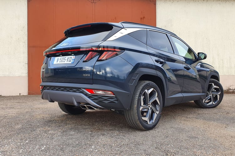 L'hybride cumule 230 chevaux, en attendant l'hybride rechargeable