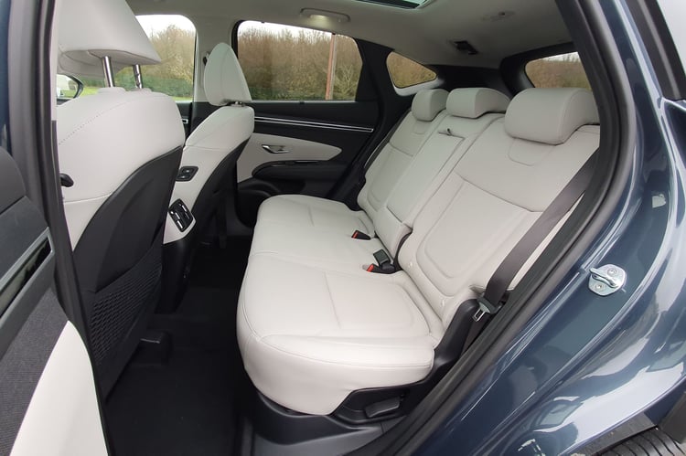 La finition Executive s'habillait ici de cuir blanc