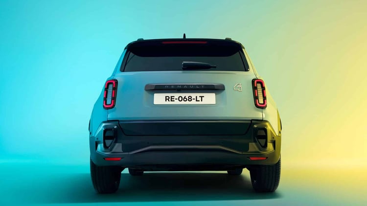 Renault 4 E-Tech électrique vue arrière largeur du véhicule