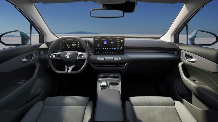 Habitacle de la MG4 électrique V3 avec écran central tactile de 12,8 pouces et instrumentation numérique de 7 pouces