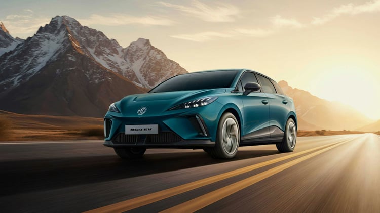 MG4 électrique V3 roulant sur route avec design de compacte électrique et signature lumineuse LED