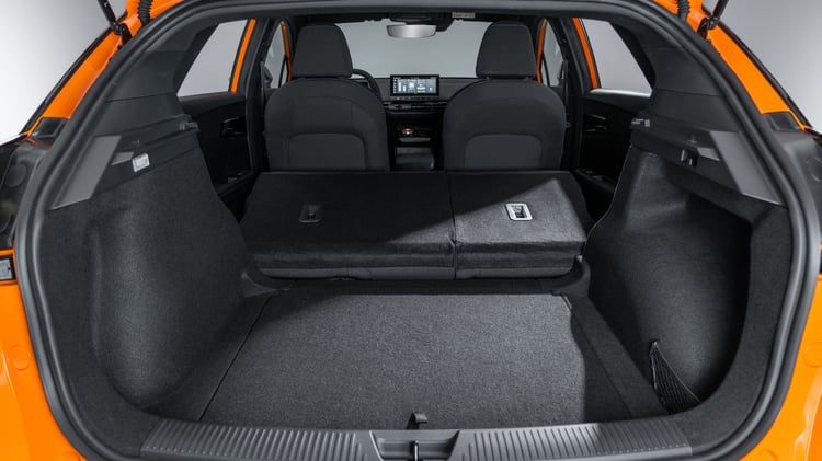 Coffre de la MG4 électrique V2 avec banquette arrière rabattue